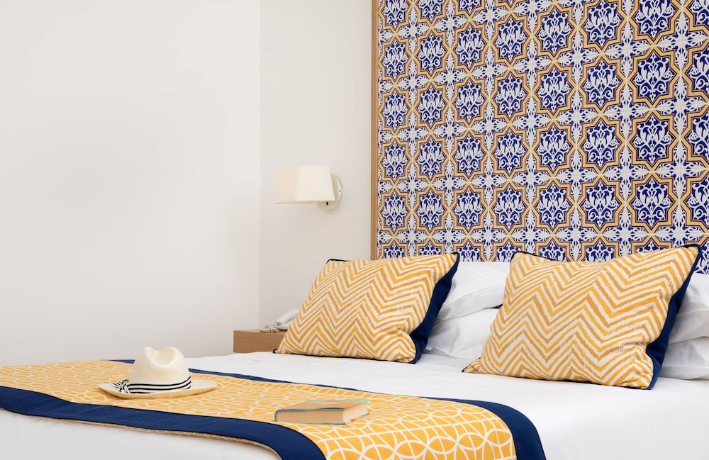 Superior Triple Room, Terrace, Sea View - Photo 2