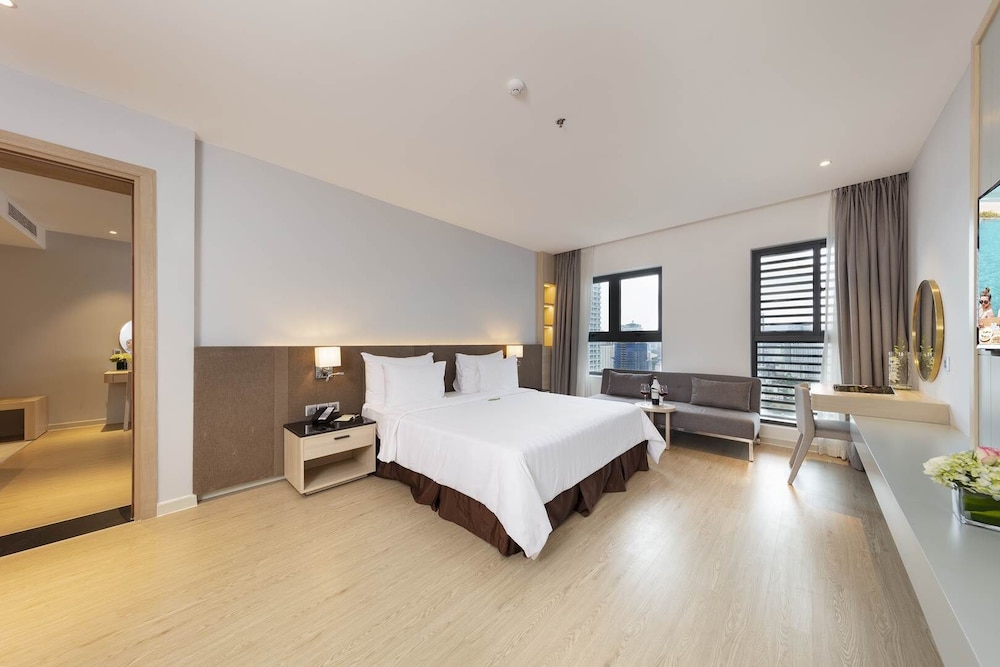 Family Room, 2 Bedrooms