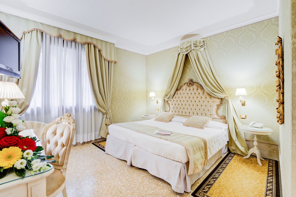 Classic Double or Twin Room