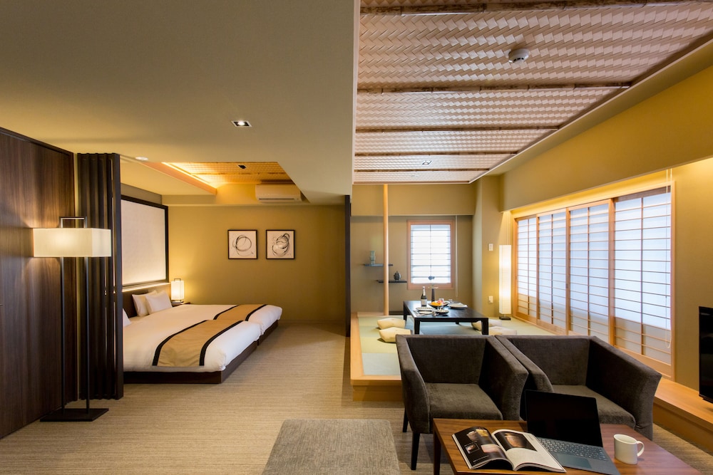 Hauza Premium Suite Room - Photo 8
