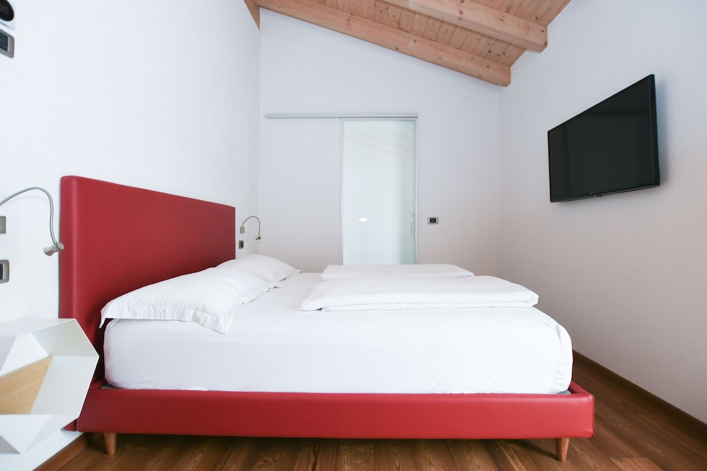 Superior Suite, Vineyard View photo 3