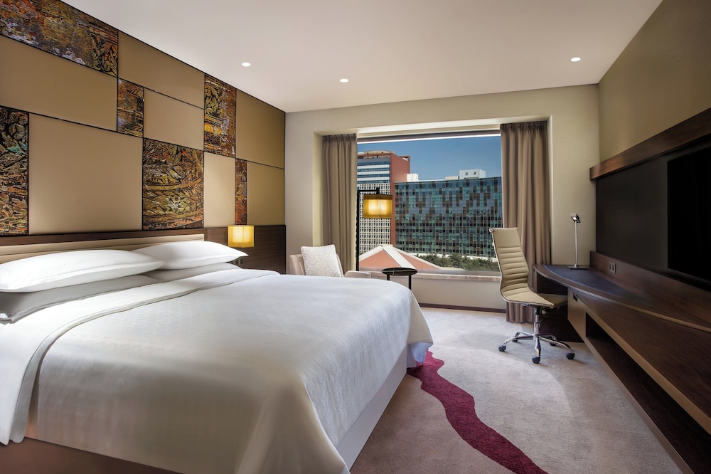 Room, 1 King Bed, City View photo 1
