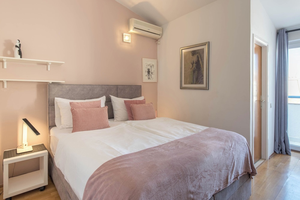 Economy Double Room (for young)