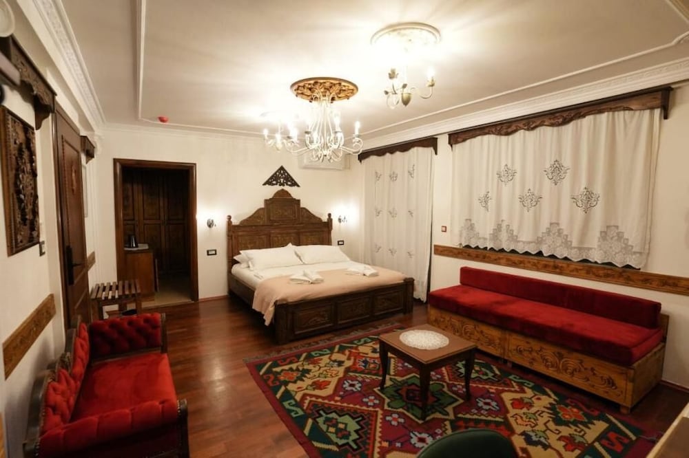 Suite, Balcony, Mountain View