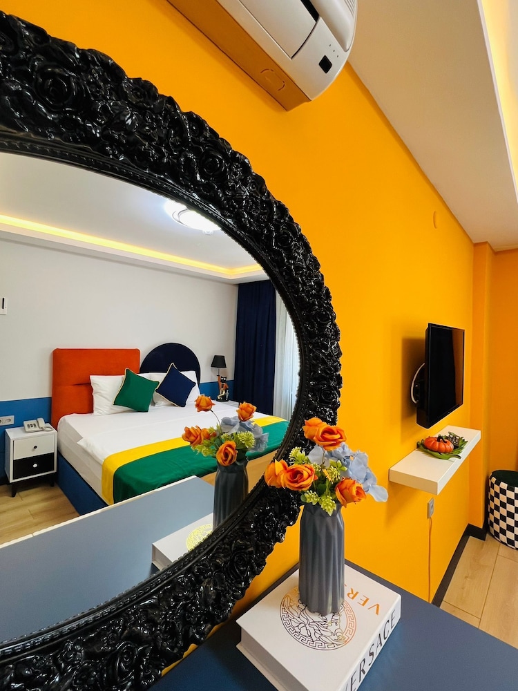 Standard Double Room, 1 Queen Bed, Courtyard View photo 2