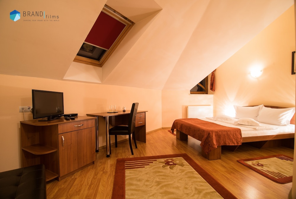 Basic Double Room photo 2