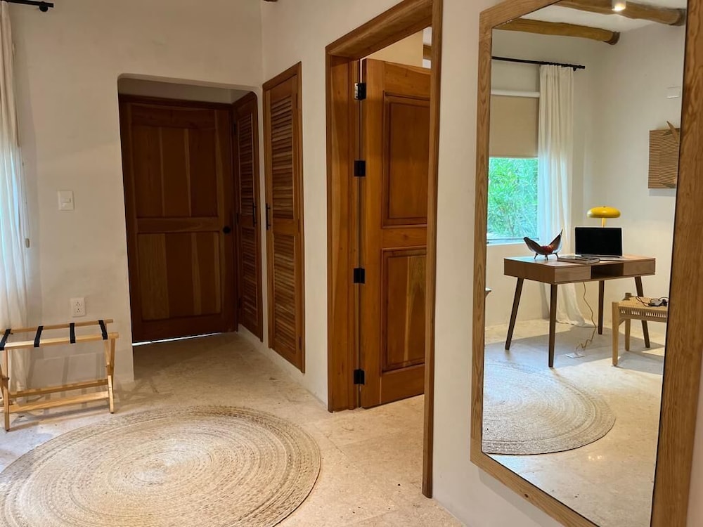 Master Luxury Suite - Photo 9