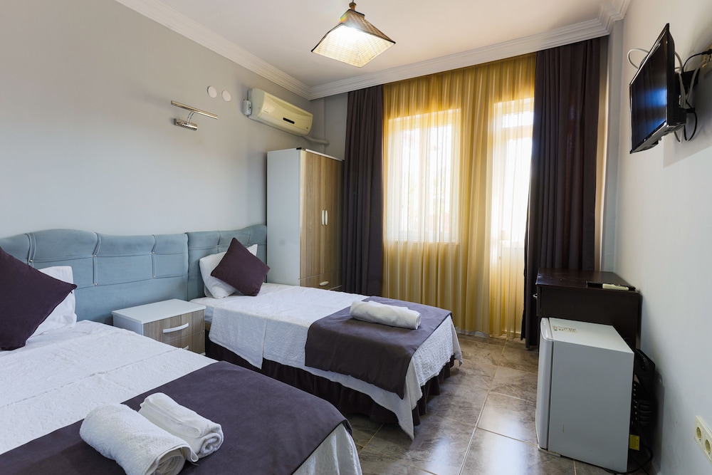 Basic Twin Room