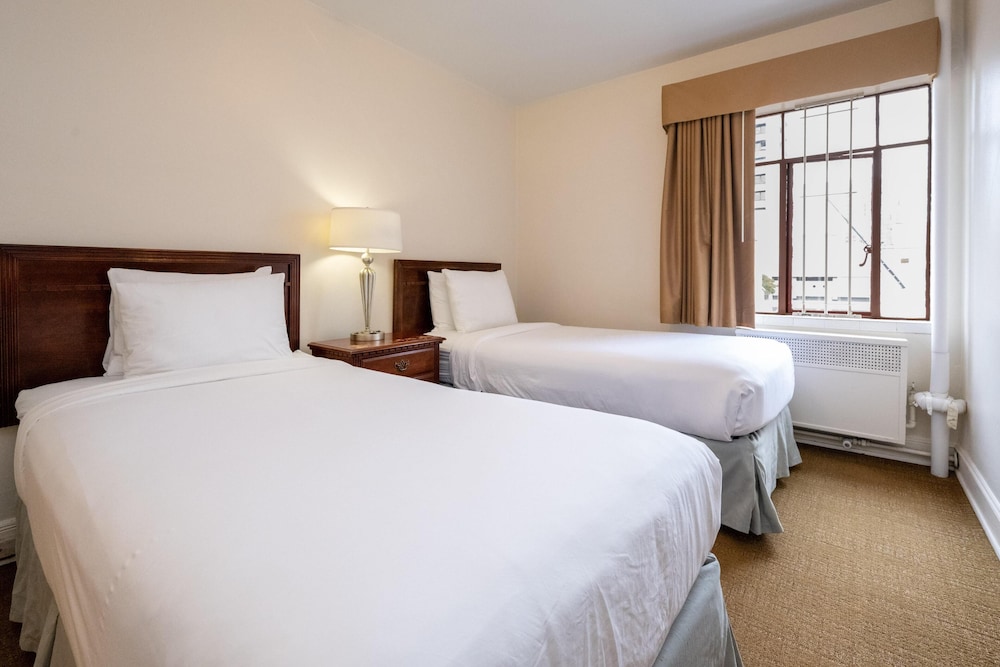 Room, 2 Twin Beds (No Air-conditioning) photo 1