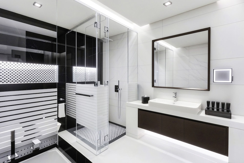 Superior Room, 1 King Bed, Canal View