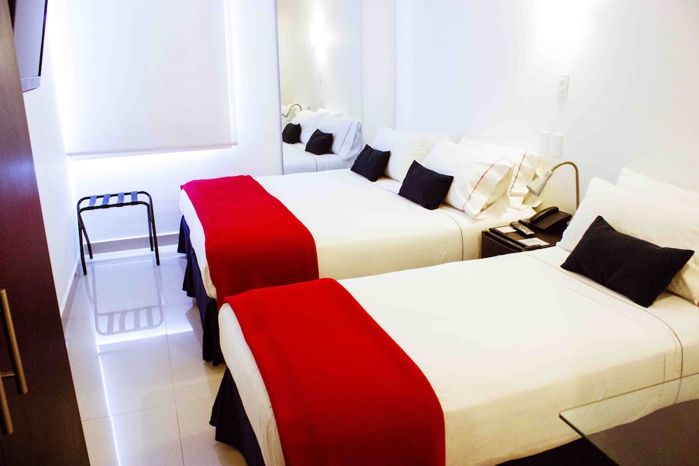 Standard Triple Room, Courtyard View photo 3