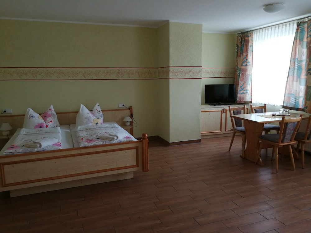 Standard Triple Room photo 3