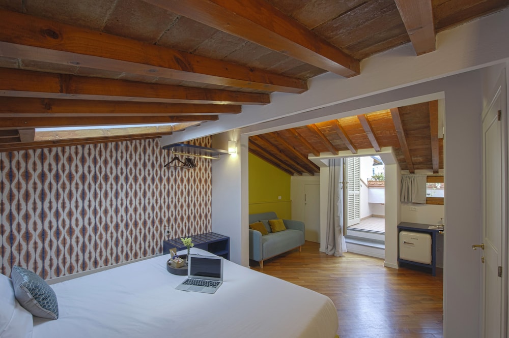 Family Duplex, Multiple Bedrooms