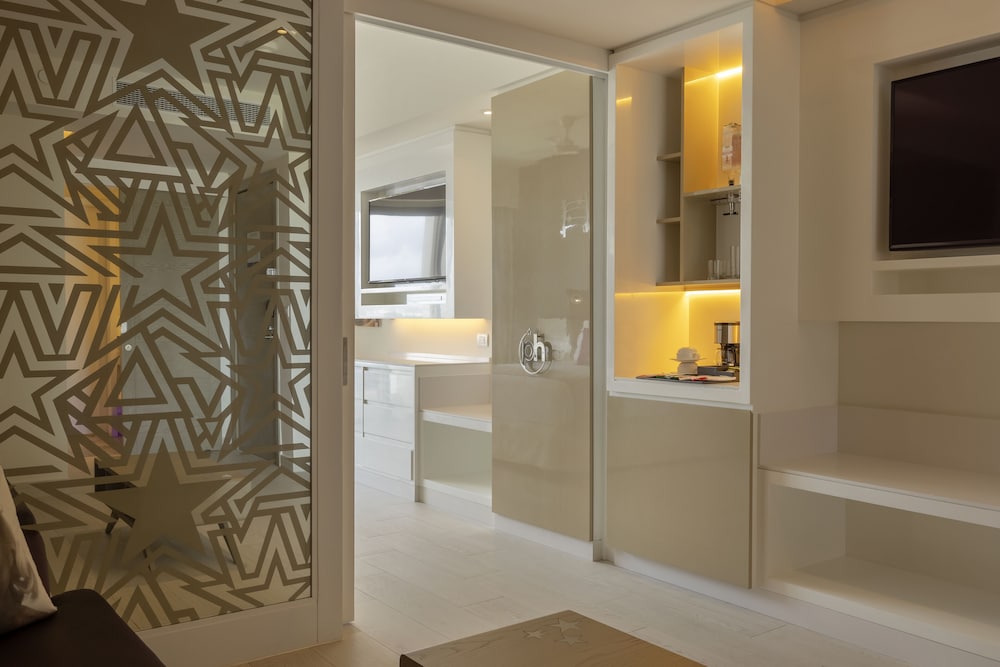 Entourage Suite - Photo 5