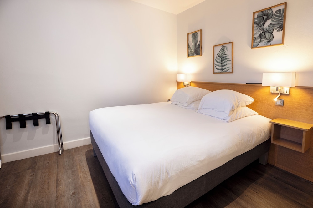 Double Room, City View