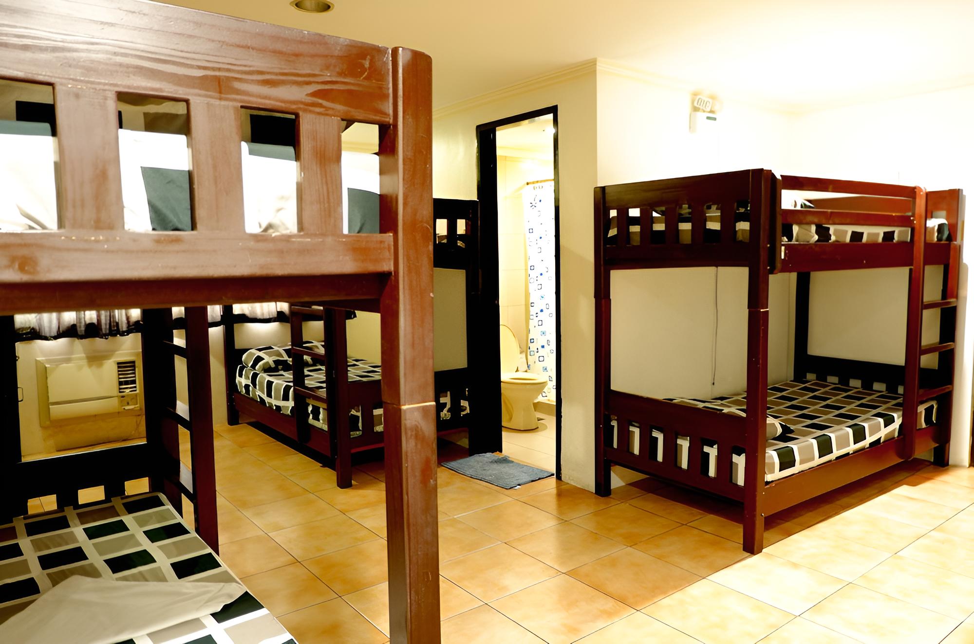 Dorm 8 bed Mixed photo 2