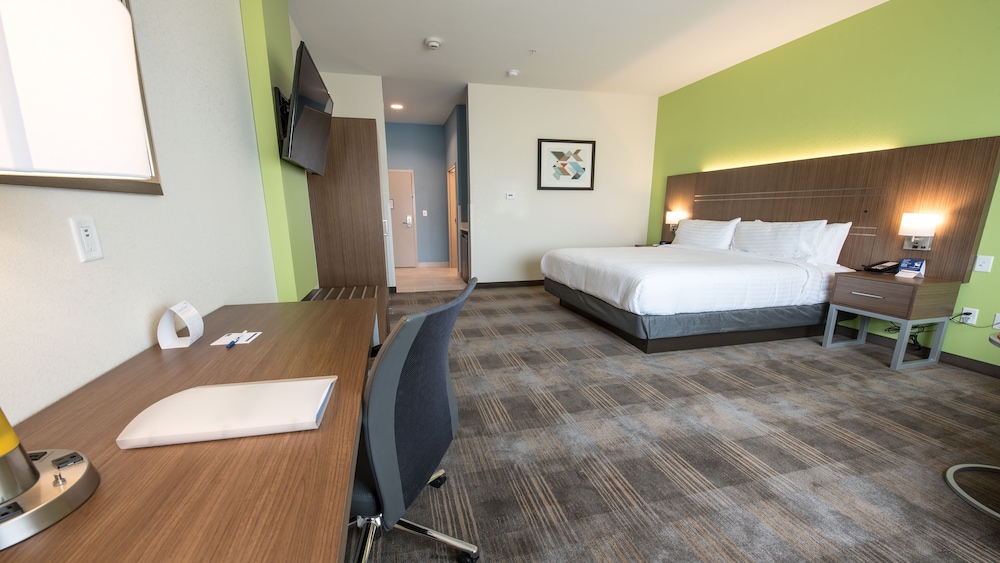 Room, 1 King Bed, Accessible, Non Smoking (Hearing, Transfer Shower) photo 2