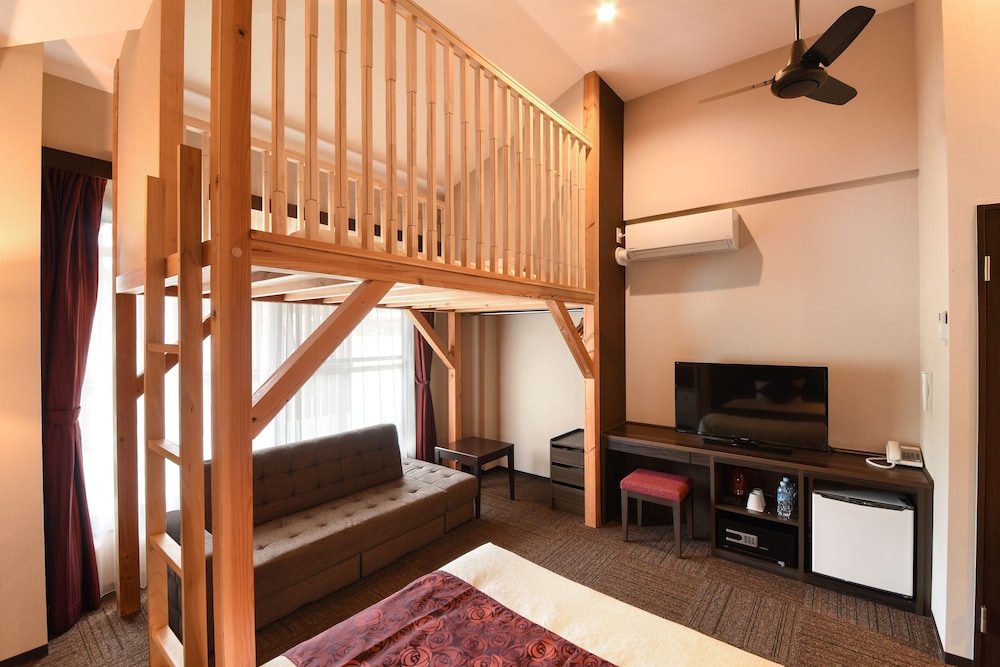 Hollywood Twin Room with Loft photo 3