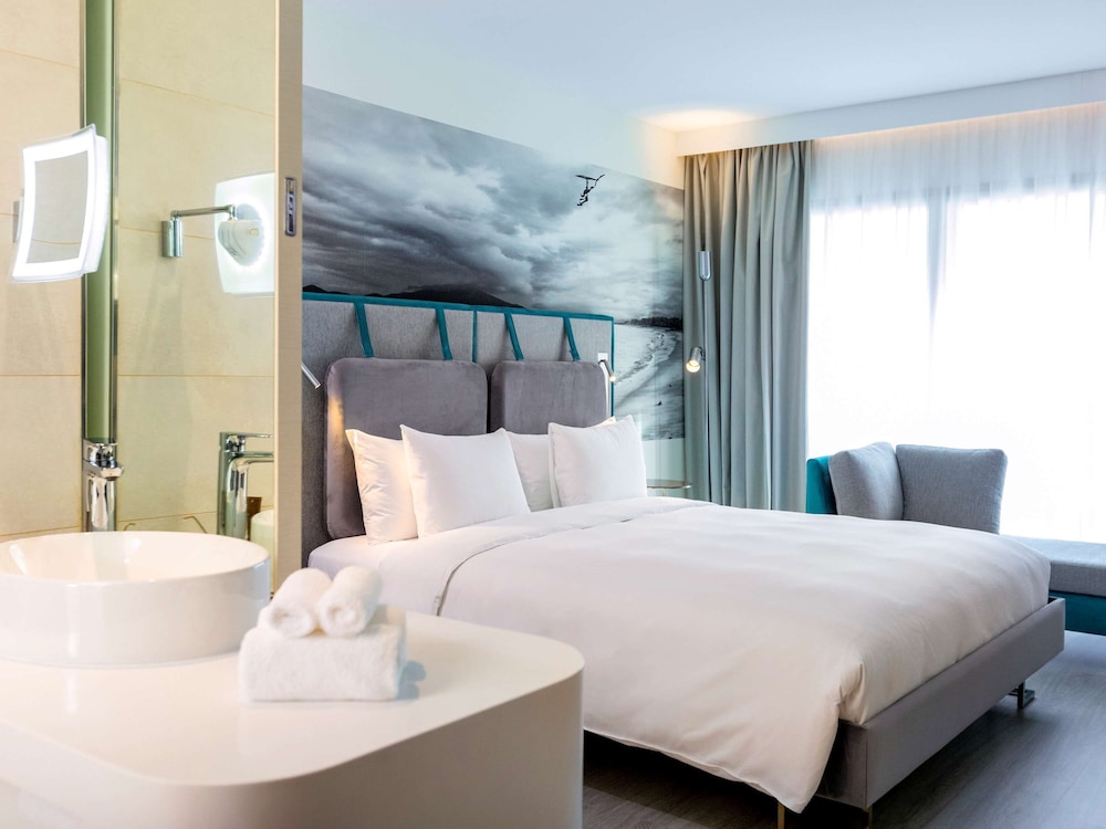 Junior Suite, 1 King Bed - Photo 10
