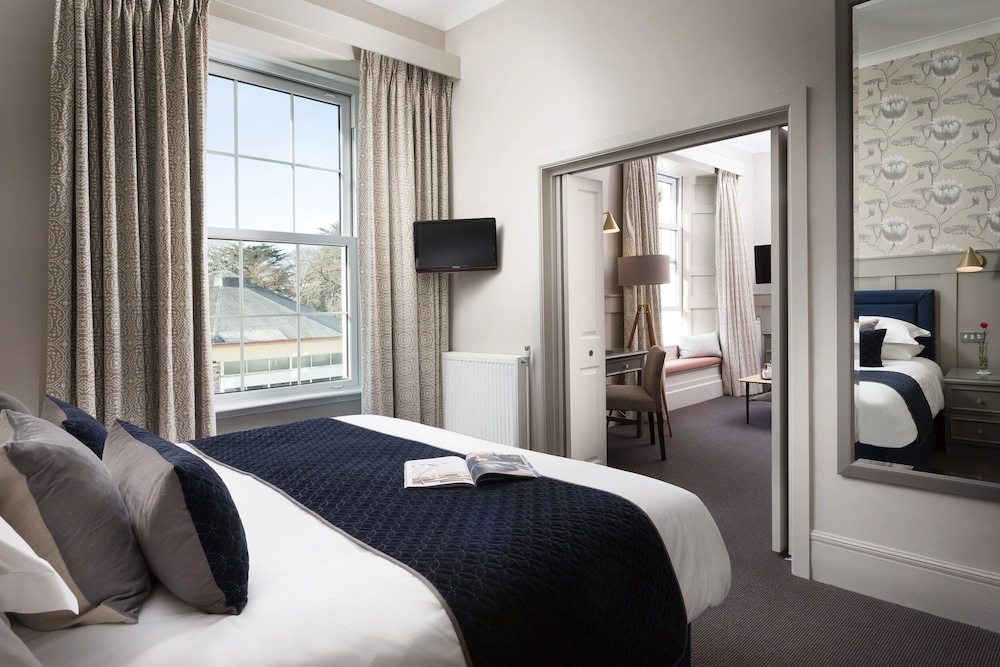 Signature Suite