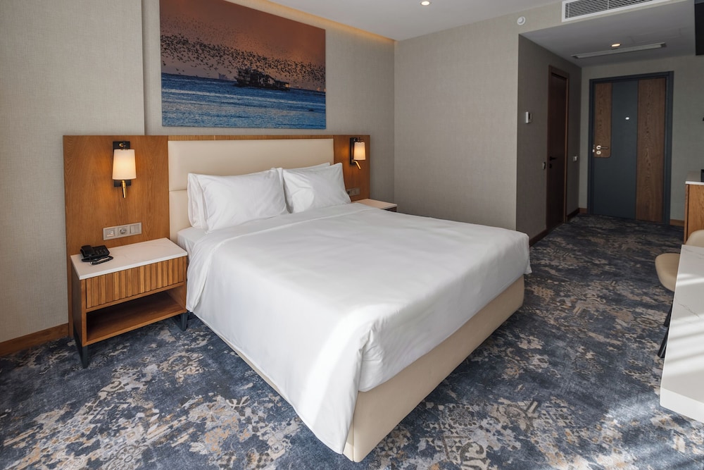 Standard Double Room, City View