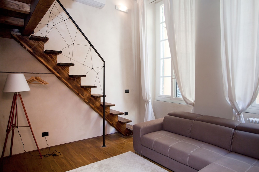 Deluxe Suite, 1 King Bed with Sofa bed, Non Smoking photo 2