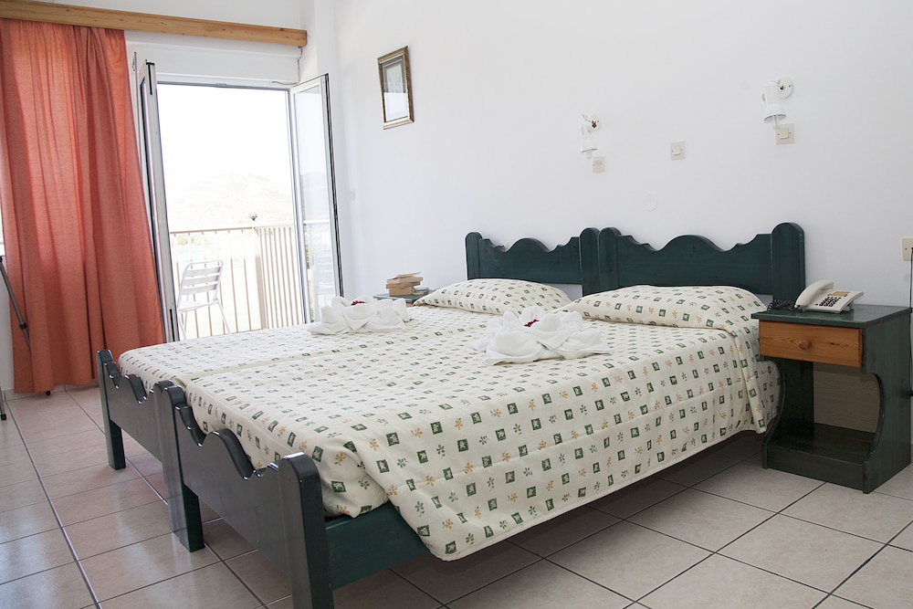 Basic Triple Room, 1 Bedroom photo 3