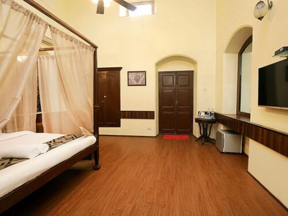 Heritage Family Room with Pool view photo 2