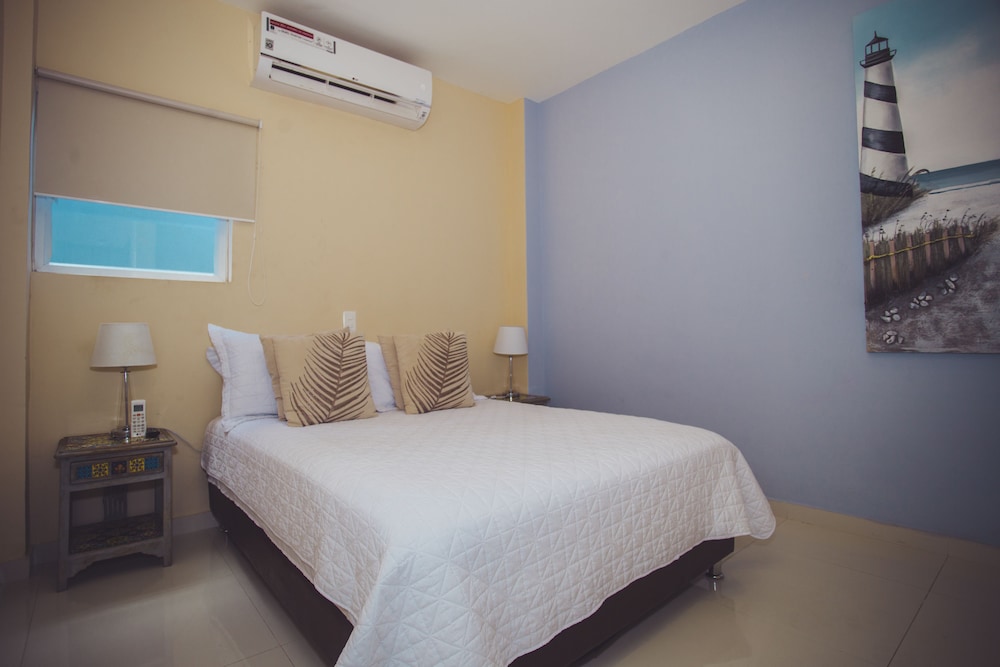 Room 102 photo 1