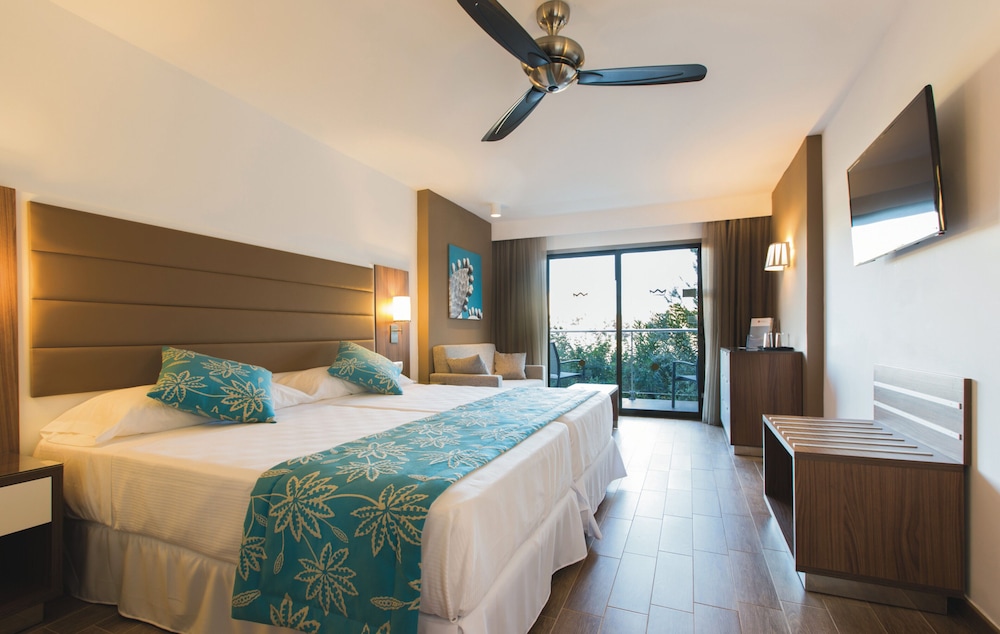 Grand Double Room, Balcony photo 2