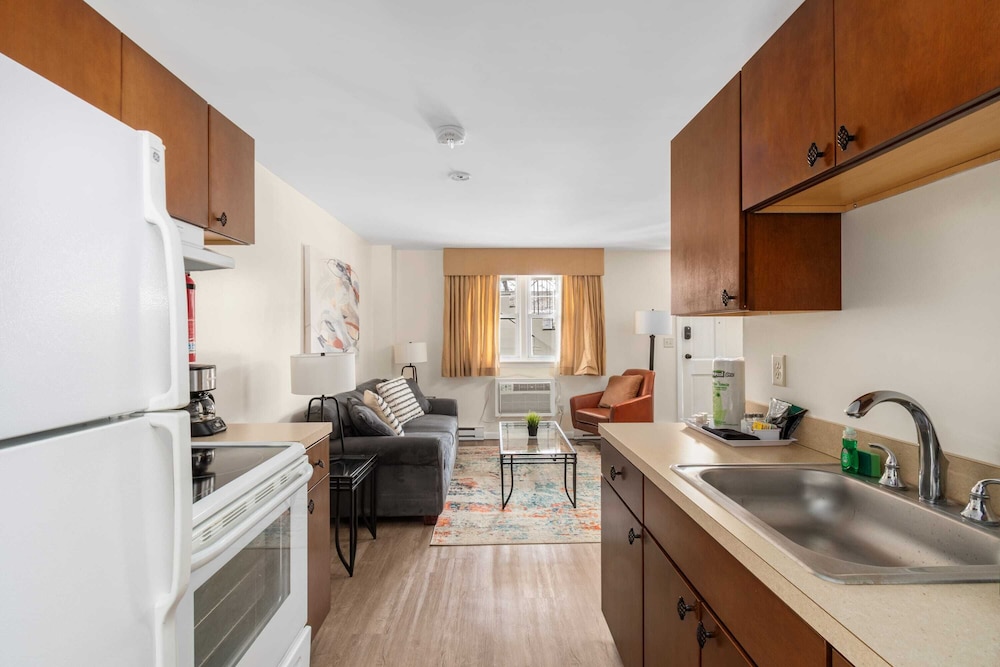 Double Double Suite - Photo 3