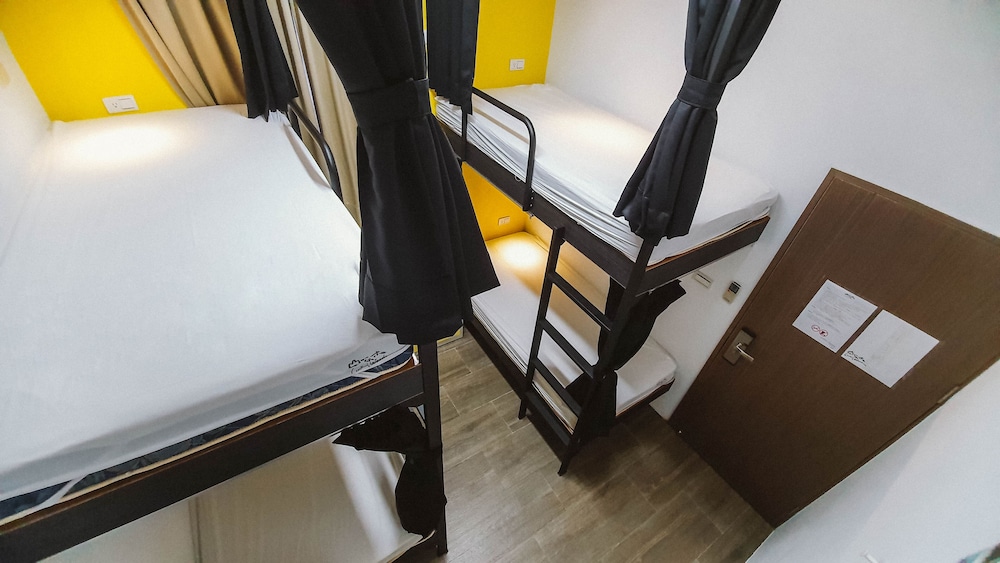 Standard Shared Dormitory, Women Only (4 People, No Amenities) photo 1