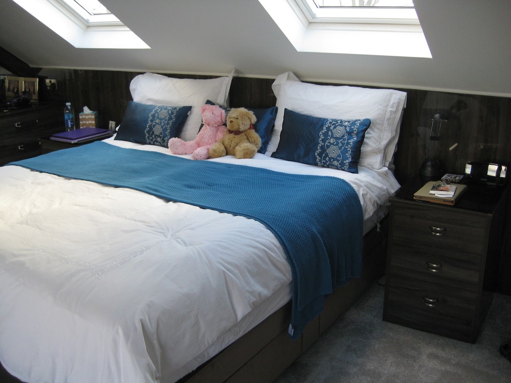 Luxury Suite, Ensuite, Garden View (Peacock)