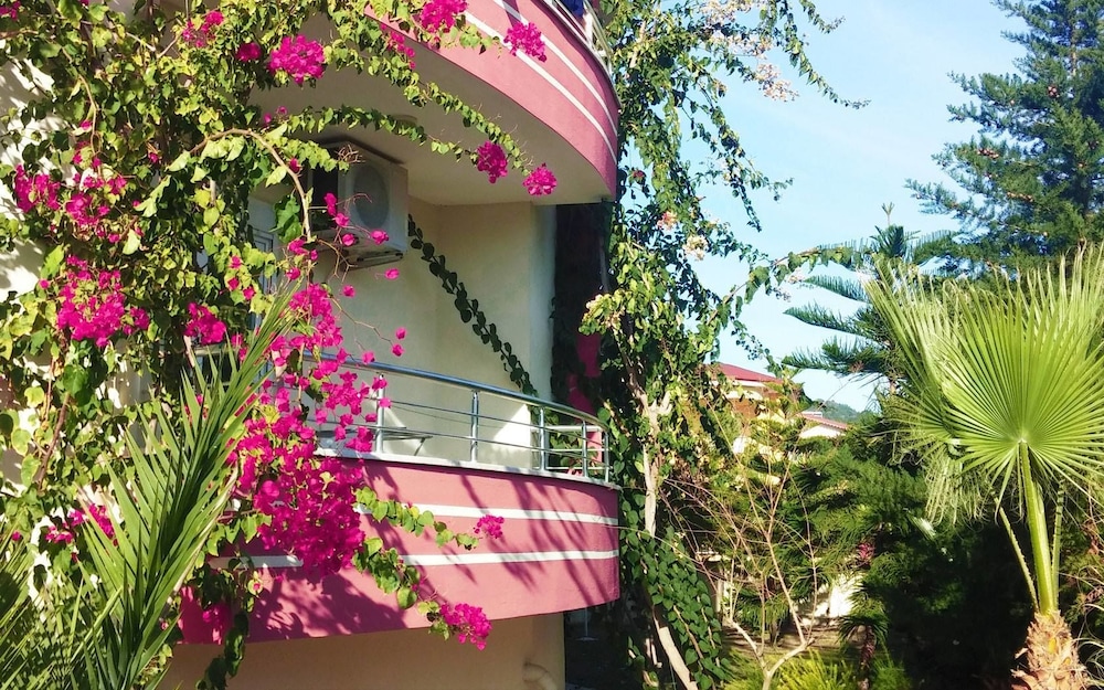 Suite, Balcony
