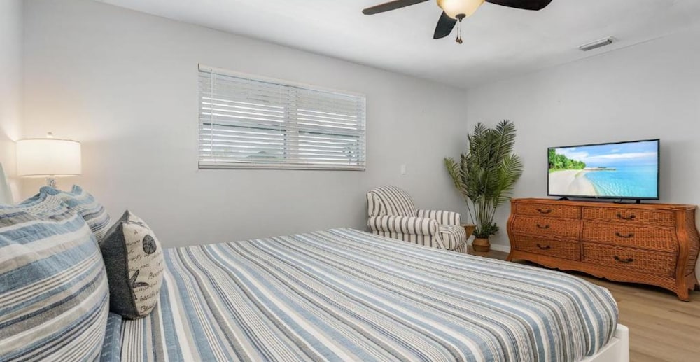 Condo, 2 Bedrooms, Balcony (waterview) photo 3