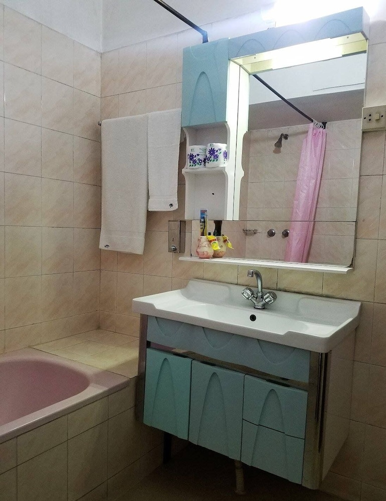 Deluxe Triple Room, 1 Bedroom, Smoking, Balcony photo 3