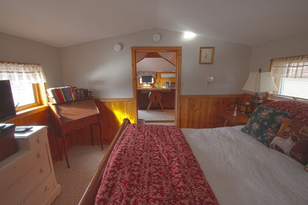 Panoramic Suite, 1 Queen Bed with Sofa bed, Balcony, River View photo 2