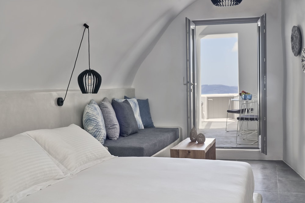 Junior Suite, 1 Queen Bed, Jetted Tub, Sea View