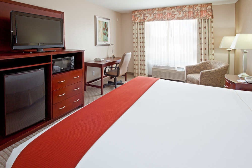 Suite, 1 King Bed with Sofa bed (Extra Floor Space) - Photo 1