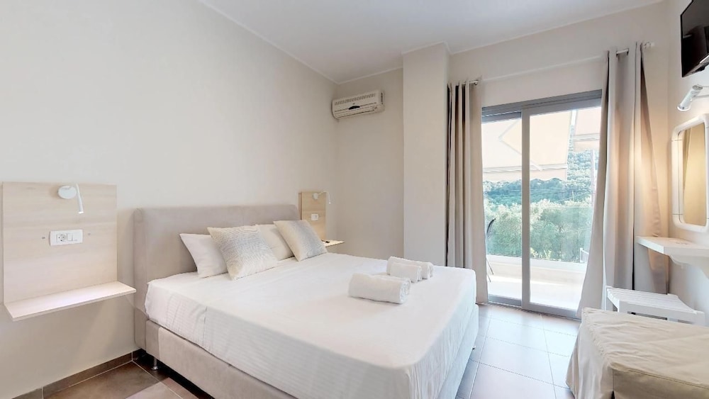 KIRI, Japanese Large Standard Room with Open-air bath, River View photo 2