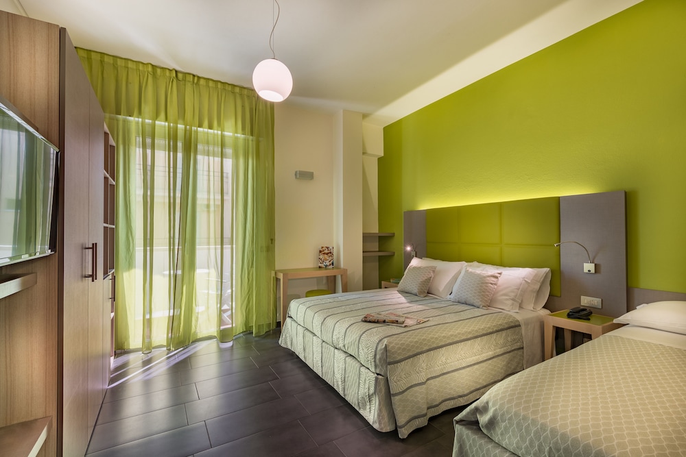 Quadruple Room, Balcony