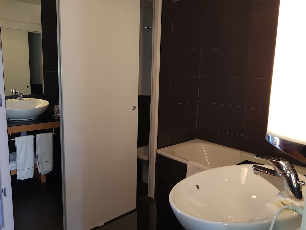 Standard Room - Photo 5