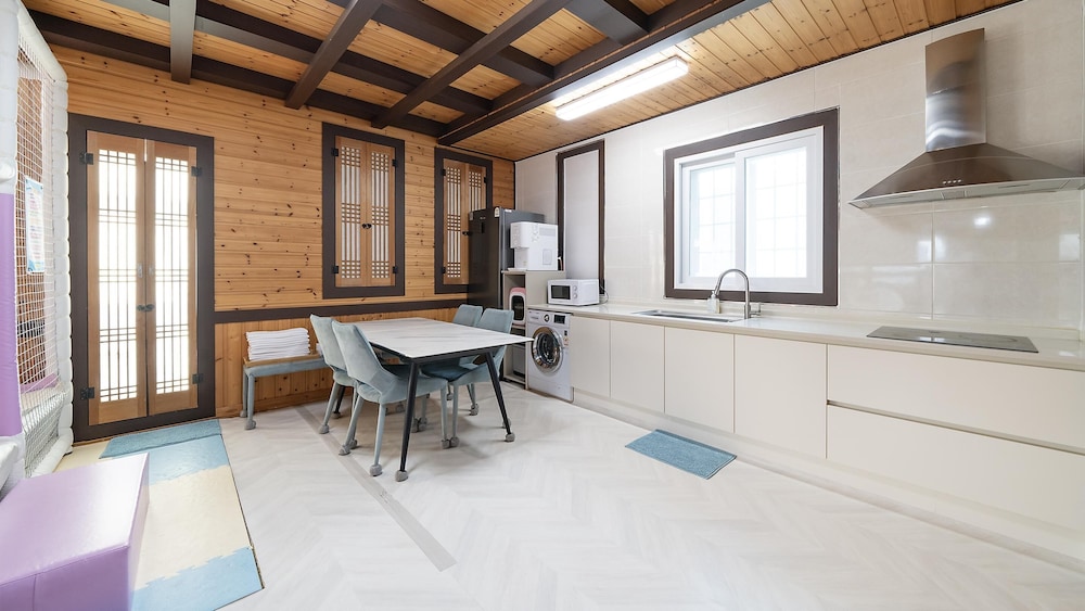 Basic Room, 1 Bedroom (201) - Photo 7