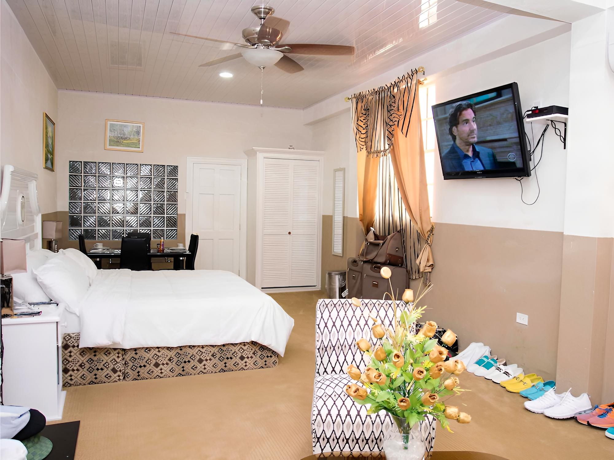 Royal Suite, 1 King Bed, Non Smoking photo 1