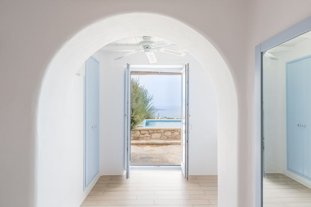 Deluxe Suite with Sea View & Private Pool photo 2