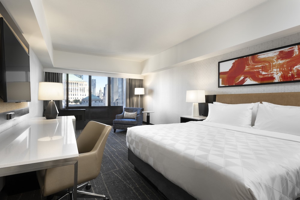 Premium Room, 1 King Bed (Chicago Skyline View)
