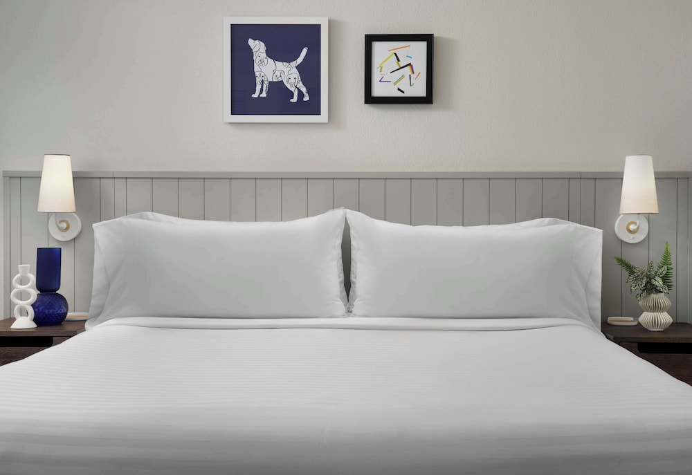 Superior Suite, 1 King Bed with Sofa bed, Lake View