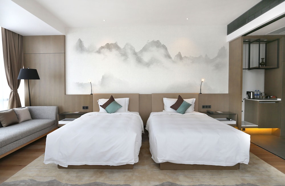 Deluxe Room, 2 Twin Beds photo 3