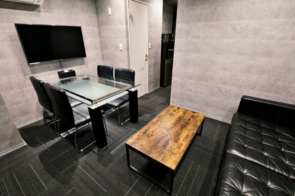 Basic Apartment photo 3