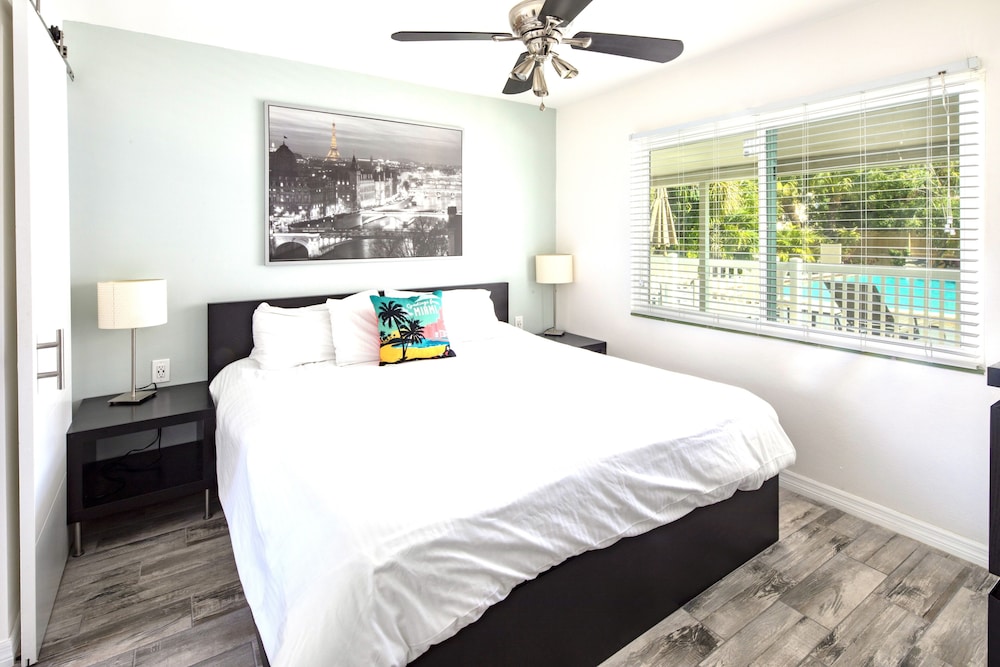 1 Bedroom Apartment Suite Bungalow photo 2